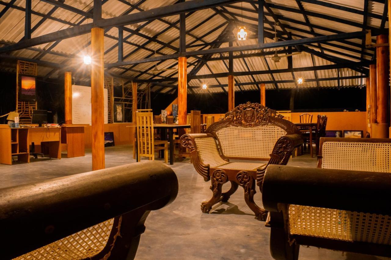 Sarada Beach Resort Yala Тіссамахарама Екстер'єр фото
