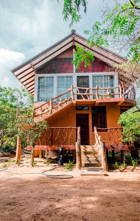 Sarada Beach Resort Yala Тіссамахарама Екстер'єр фото