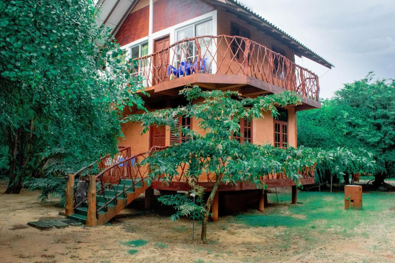 Sarada Beach Resort Yala Тіссамахарама Екстер'єр фото